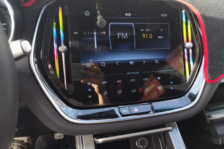 Used JETOUR X70 Coupe 2020 1.6T DCT ChaoPLUS 5-Seater Audio And AC Panel