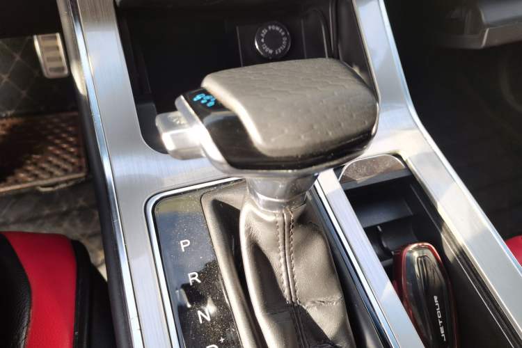 Used JETOUR X70 Coupe 2020 1.6T DCT ChaoPLUS 5-Seater Gear Lever