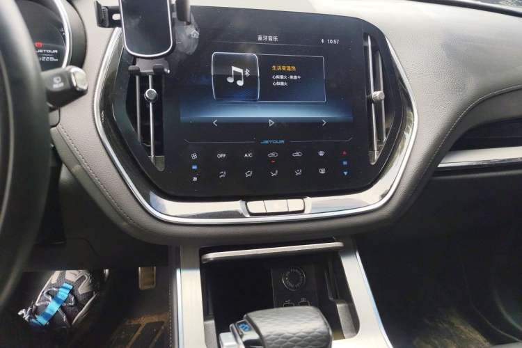 Used JETOUR X70 Coupe 2020 1.6T DCT Cool 6-Seater Audio And AC Panel