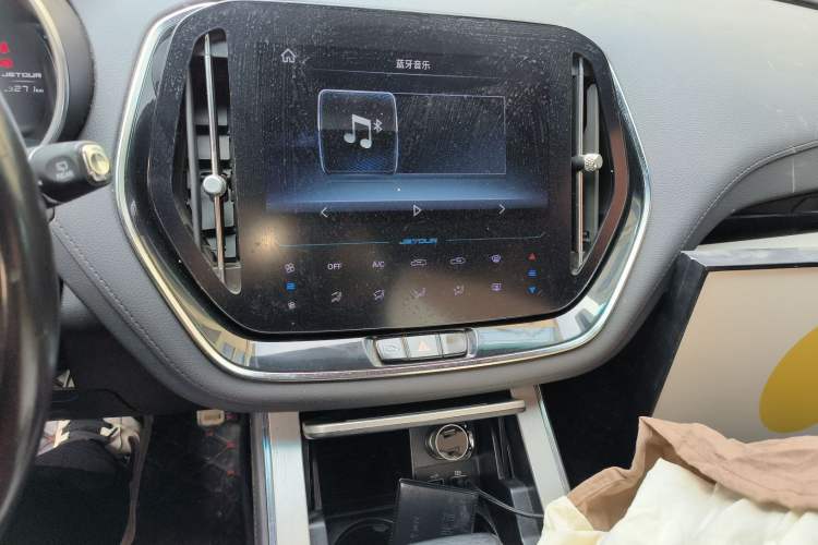 Used JETOUR X70 Coupe 2020 1.6T DCT Cool 5-Seater Audio And AC Panel