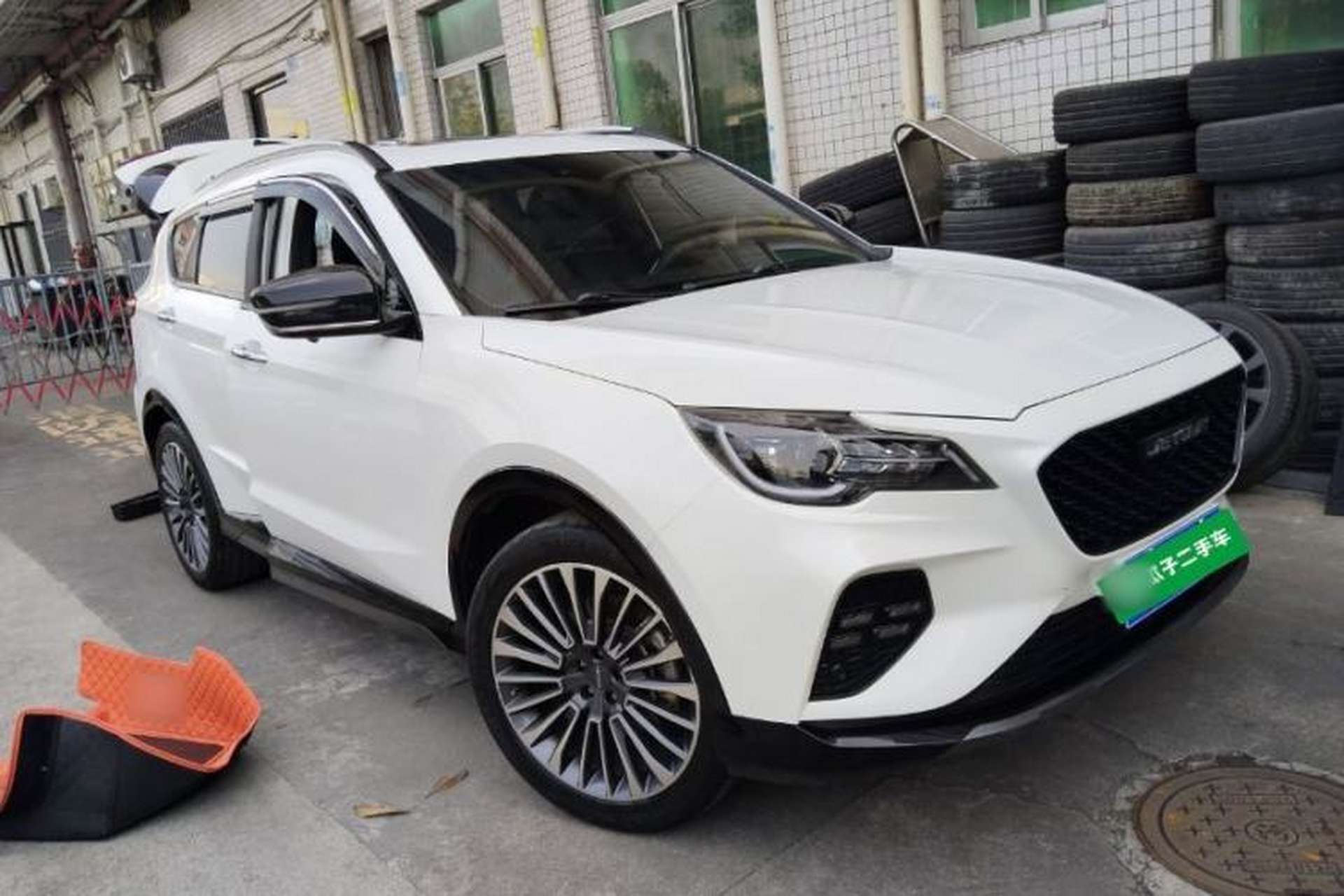 Used JETOUR X70 Coupe 2020 1.6T DCT CoolFuel 6-Seater Front Right 45 Deg