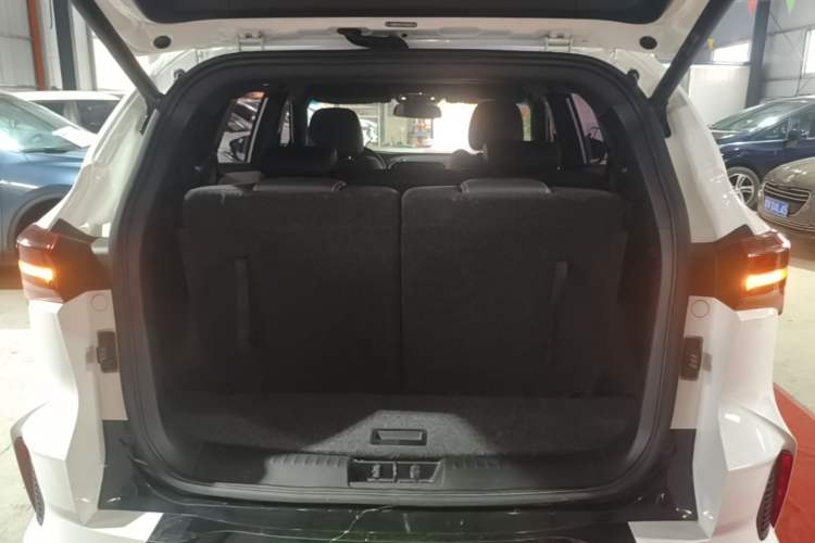Used JETOUR X70 Coupe 2020 1.6T DCT CoolFuel 6-Seater Trunk