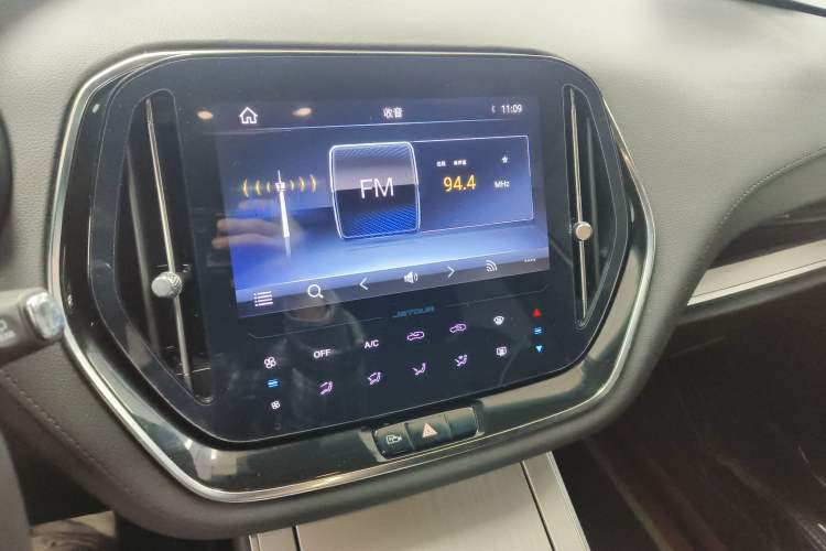 Used JETOUR X70 Coupe 2020 1.6T DCT Cool 5-Seater Audio And AC Panel