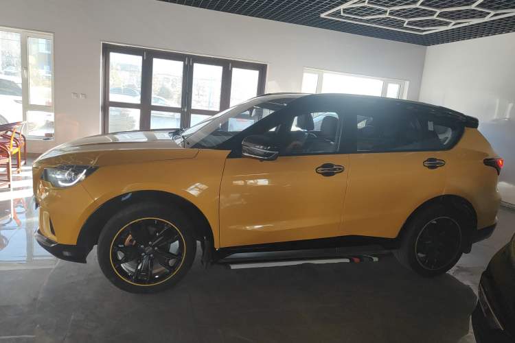 Used JETOUR X70 Coupe 2020 1.6T DCT ChaoPLUS 5-Seater Exterior 3