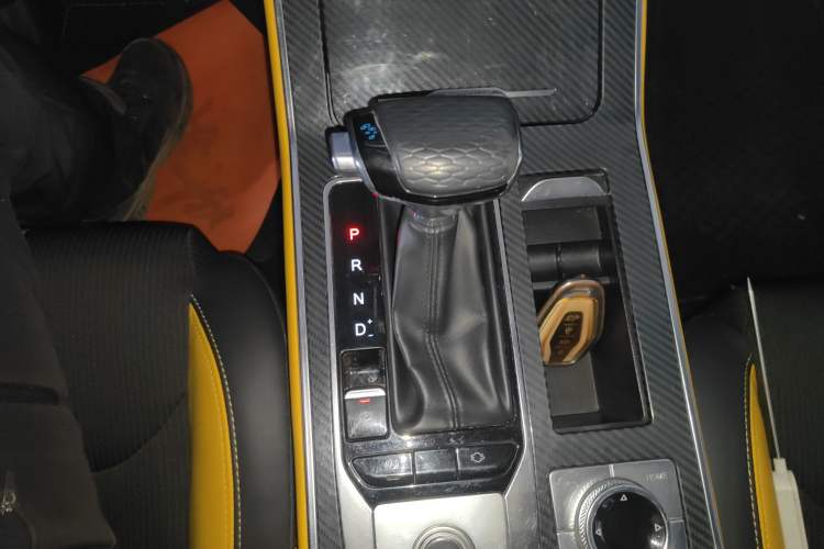 Used JETOUR X70 Coupe 2020 1.6T DCT ChaoPLUS 5-Seater Gear Lever