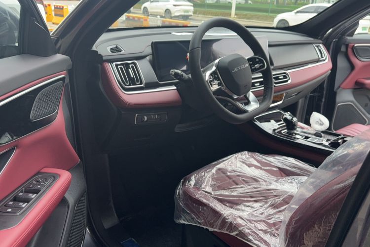 Used JETOUR X70 PLUS 2025 1.5T Elite Edition 5 Seats Interior 2