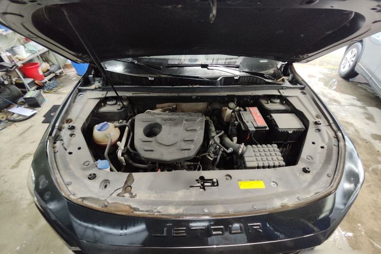 Used JETOUR X70 PLUS 2021 1.5T DCT Mountain 6-Seater Engine Bay