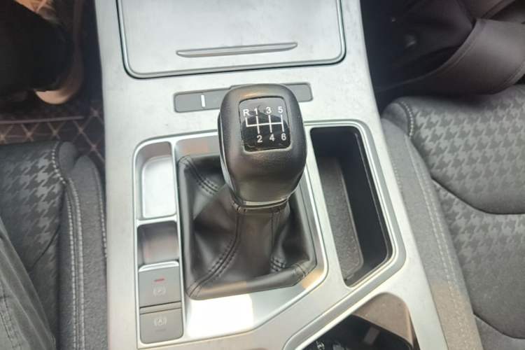 Used JETOUR X70 PLUS 2021 1.5T Manual Wind 5-Seater Gear Lever