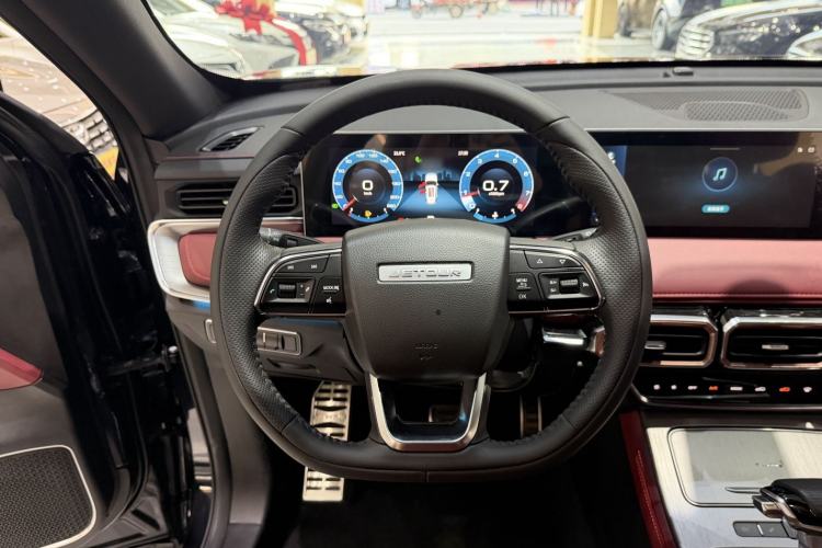 Used JETOUR X70 PLUS 2021 1.5T DCT Mountain 7-Seater Interior 2