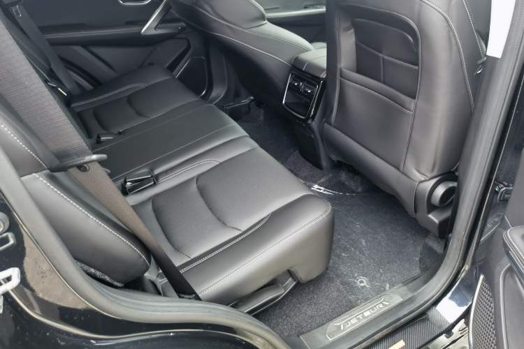 Used JETOUR X70 PLUS 2021 1.5T DCT Mountain 5-Seater Interior 3
