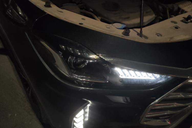 Used JETOUR X70 PLUS 2021 1.5T Manual Lin 5-Seater Right Front Headlight