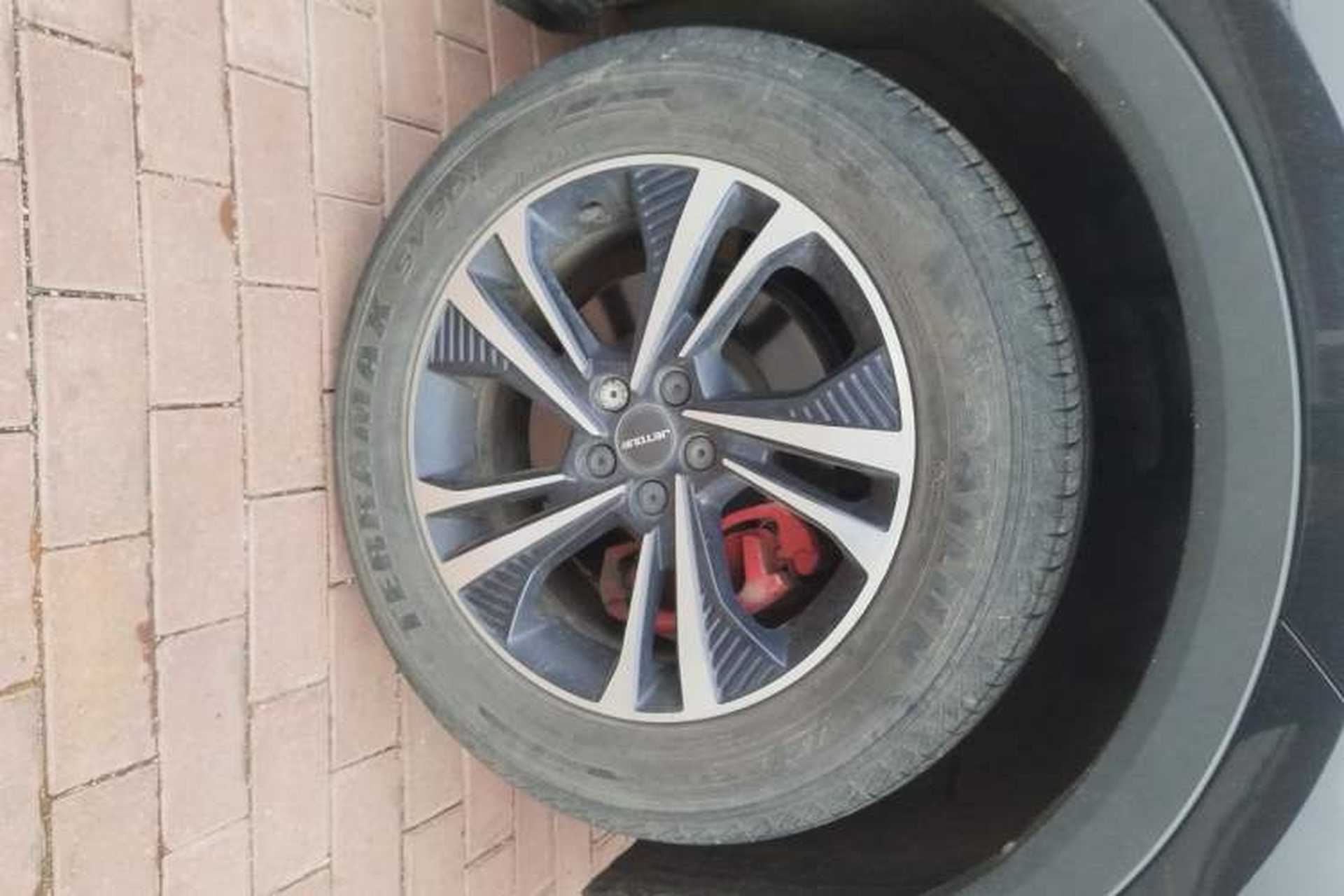 Used JETOUR X70 PLUS 2021 1.5T Manual Wind 7-Seater Right Front Wheel Hub