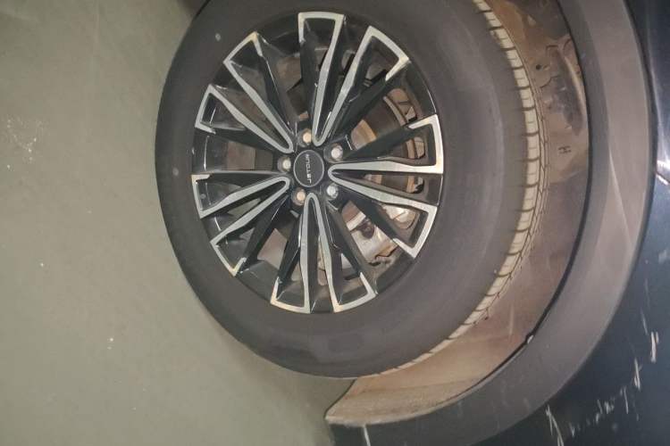 Used JETOUR X70 PLUS 2021 Facelift 1.5T DCT ShanPRO 7-Seater Right Front Wheel Hub
