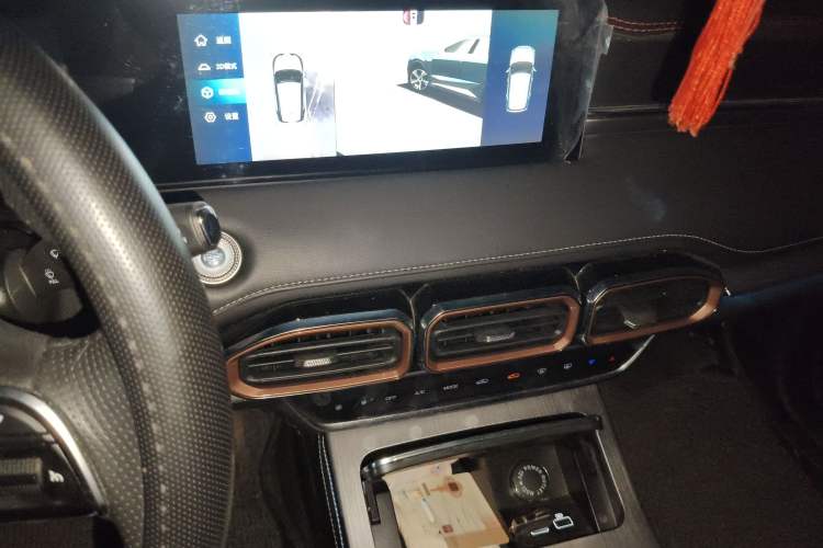 Used JETOUR X70 PLUS 2021 1.5T DCT Mountain 5-Seater Audio And AC Panel