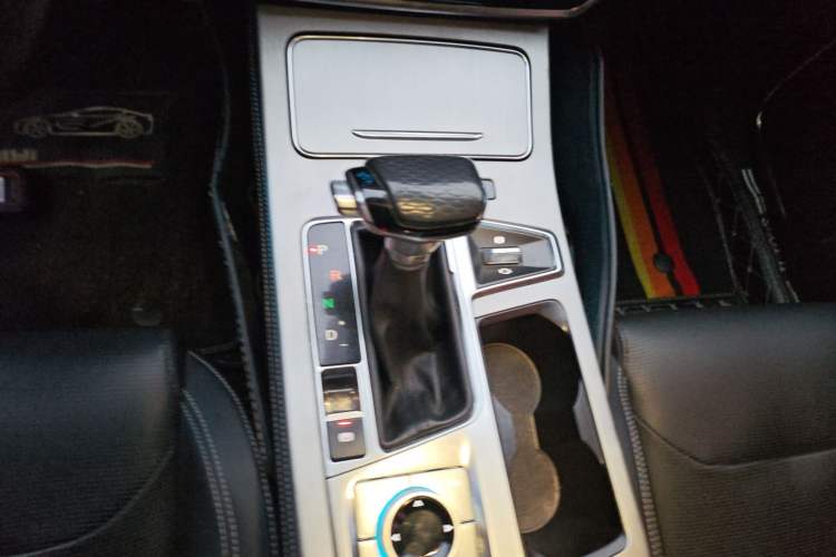 Used JETOUR X70 PLUS 2021 1.5T DCT Mountain 5-Seater Gear Lever