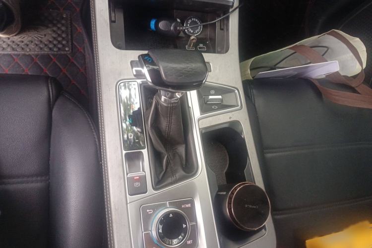 Used JETOUR X70 PLUS 2021 1.5T DCT Fire 7-Seater Gear Lever