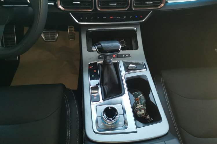 Used JETOUR X70 PLUS 2021 1.5T DCT Mountain 5-Seater Gear Lever