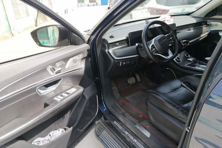 Used JETOUR X70 PLUS 2021 1.6T DCT Pro 7-seater Interior 3