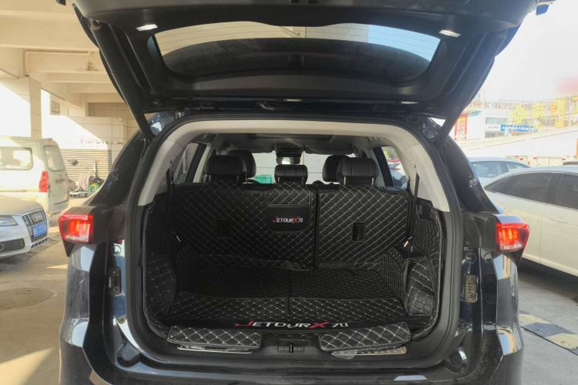 Used JETOUR X70 PLUS 2021 1.6T DCT 7-Seater Trunk