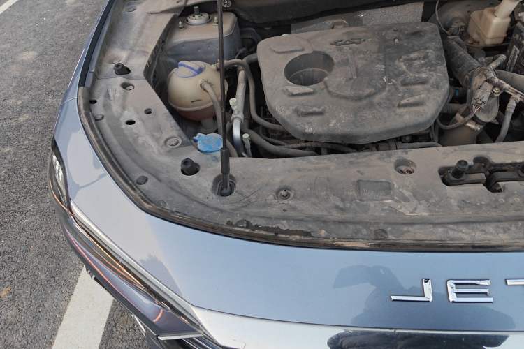 Used JETOUR X70 PLUS 2021 1.5T Manual Lin 7-Seater Engine Bay Right