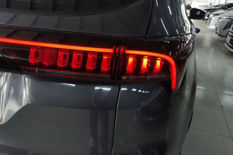 Used JETOUR X70 PLUS 2021 Revised Version 1.5T DCT ShanPRO 5-Seater Right Rear Taillight