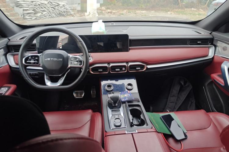 Used JETOUR X70 PLUS 2021 Revised Version 1.6T DCT 5-Seater Center Console