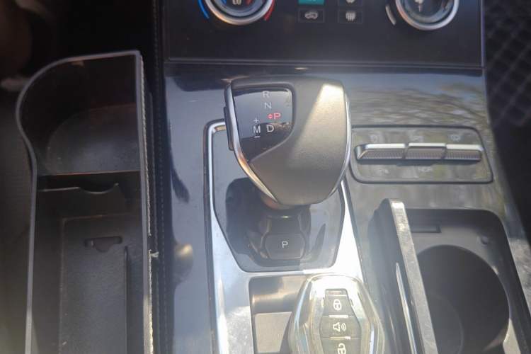 Used JETOUR X70 PLUS 2021 1.6T DCT 7-Seater Gear Lever