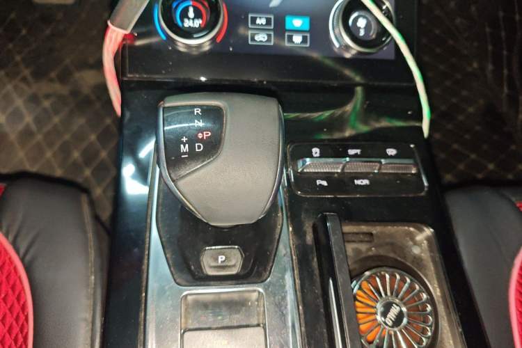 Used JETOUR X70 PLUS 2021 Zhuge 1.6T DCT Wuhou 5-Seater Gear Lever