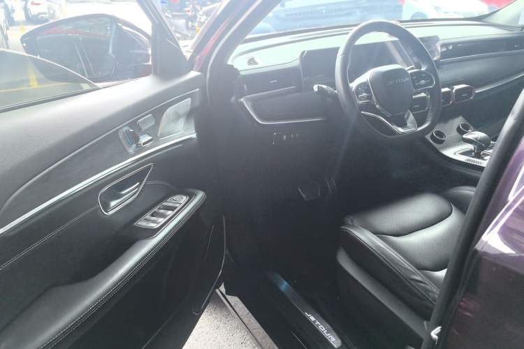 Used JETOUR X70 PLUS 2021 1.6T DCT 7-Seater Interior 2