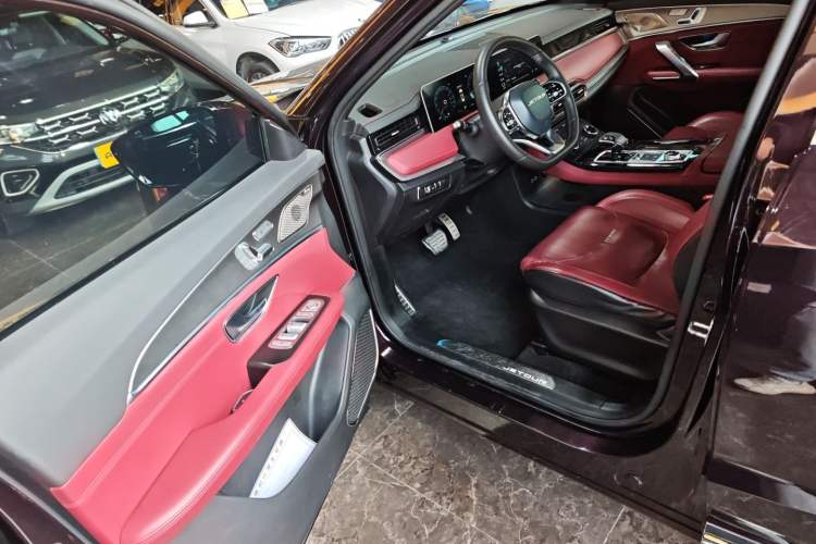 Used JETOUR X70 PLUS 2021 1.6T DCT Pro 7-seater Interior 3