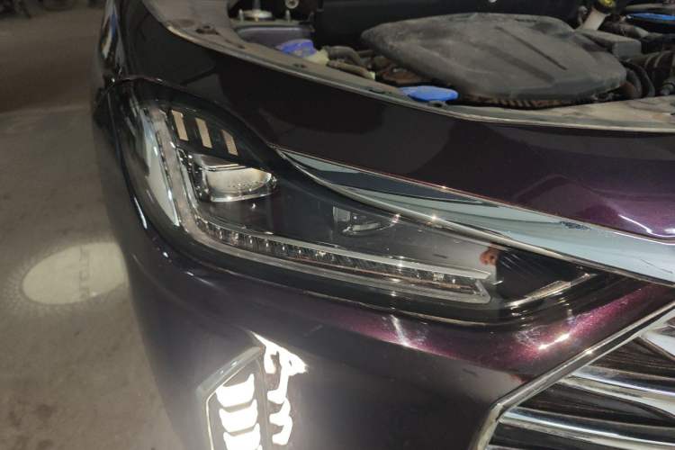 Used JETOUR X70 PLUS 2021 Zhuge 1.6T DCT Wuhou 5-Seater Right Front Headlight