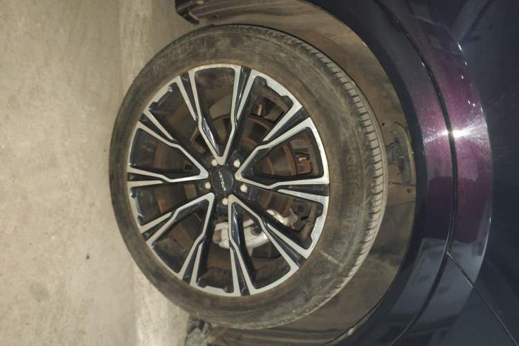 Used JETOUR X70 PLUS 2021 Zhuge 1.6T DCT Wuhou 5-Seater Right Front Wheel Hub