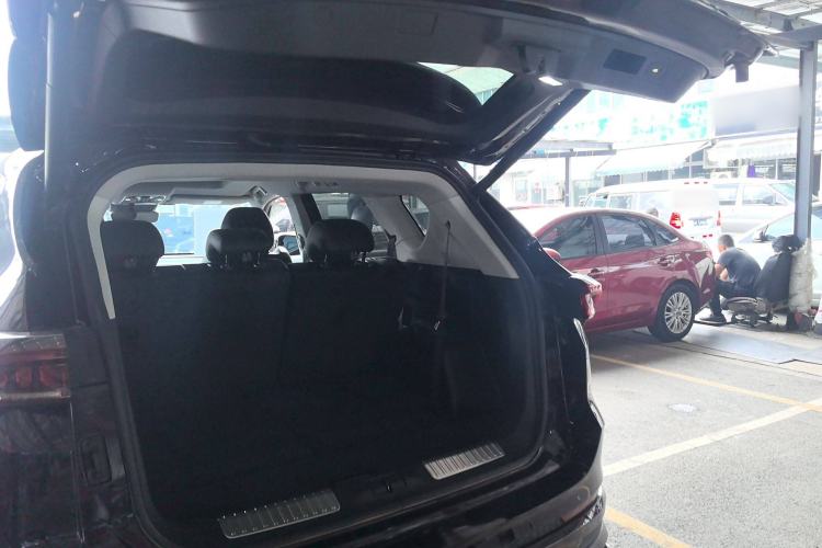 Used JETOUR X70 PLUS 2021 1.6T DCT 7-Seater Trunk