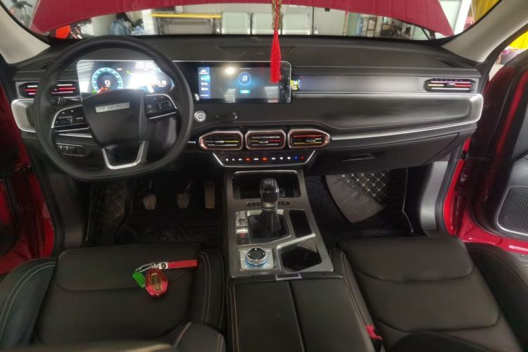 Used JETOUR X70 PLUS 2021 1.5T Manual Lin 7-Seater Center Console