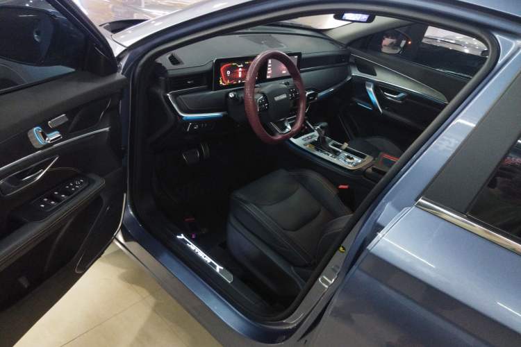 Used JETOUR X70 PLUS 2021 1.5T DCT Mountain 7-Seater Interior 3