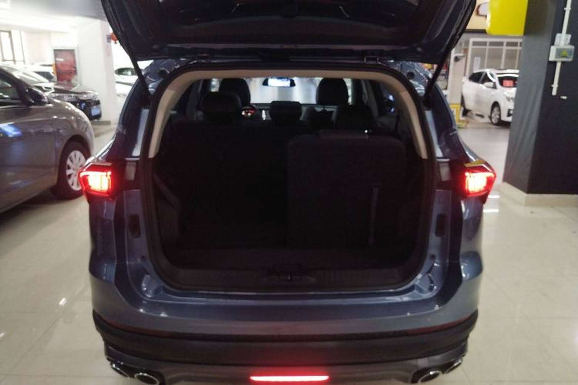 Used JETOUR X70 PLUS 2021 1.5T DCT Mountain 7-Seater Trunk