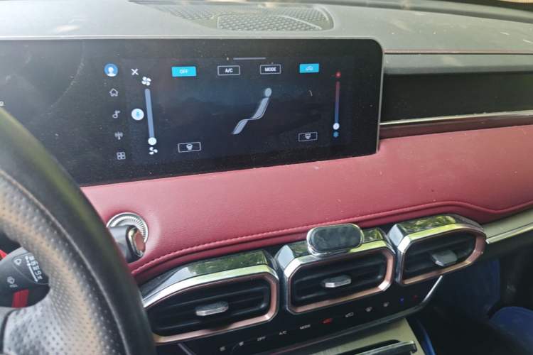 Used JETOUR X70 PLUS 2021 Facelift 1.5T DCT ShanPRO 7-Seater Audio And AC Panel