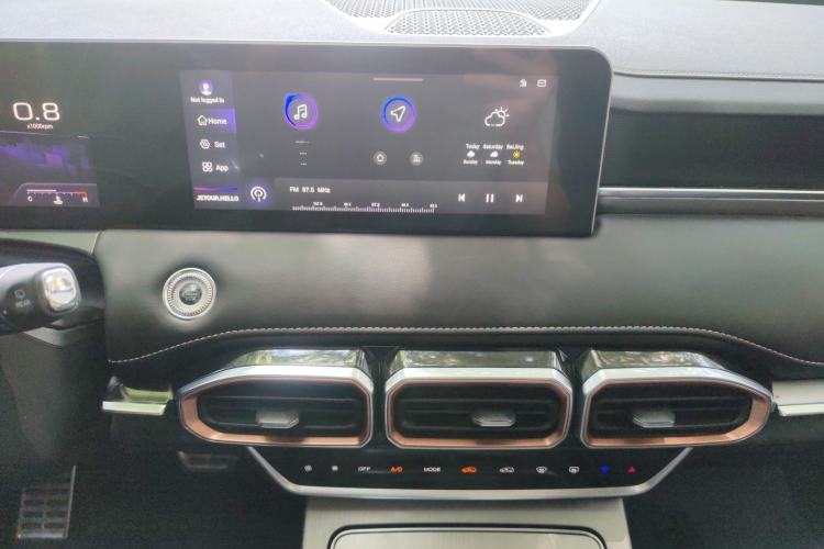 Used JETOUR X70 PLUS 2021 1.5T DCT Mountain 5-Seater Audio And AC Panel