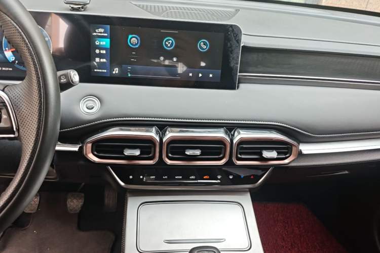 Used JETOUR X70 PLUS 2021 1.5T Manual Lin 5-Seater Audio And AC Panel