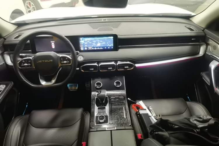 Used JETOUR X70 PLUS 2021 Zhuge 1.6T DCT Wuhou 5-Seater Center Console