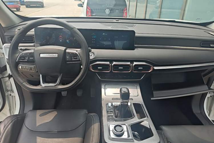 Used JETOUR X70 PLUS 2021 1.5T Manual Lin 5-Seater Center Console