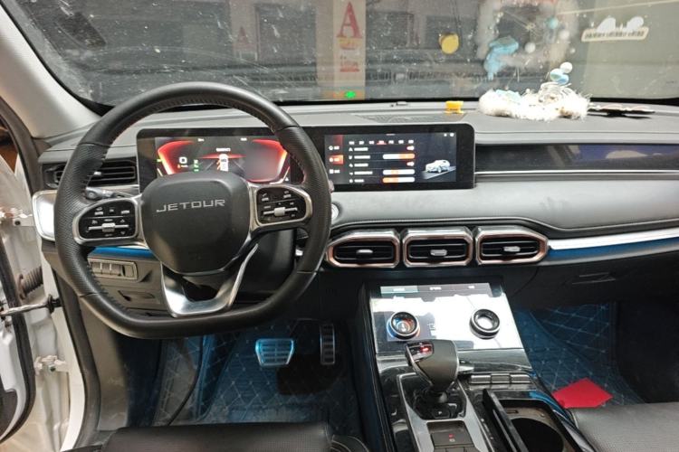 Used JETOUR X70 PLUS 2021 1.6T DCT 7-Seater Center Console