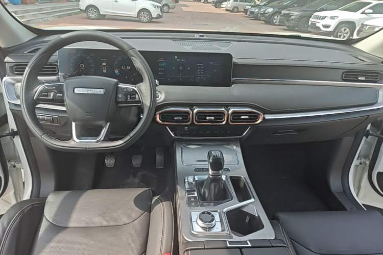 Used JETOUR X70 PLUS 2021 1.5T Manual Lin 5-Seater Center Console