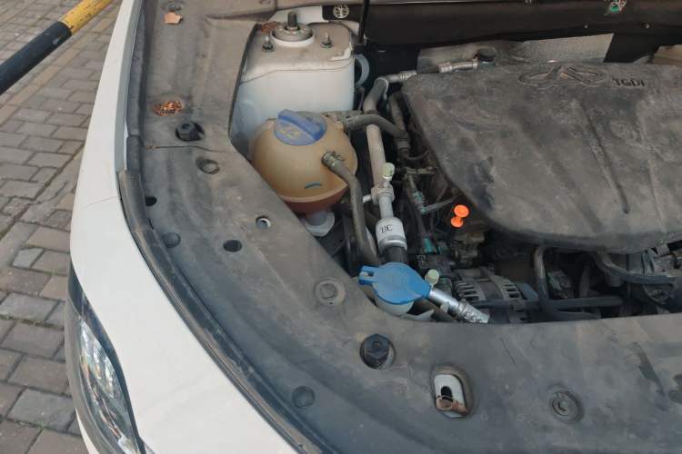 Used JETOUR X70 PLUS 2021 1.6T DCT Pro 7-seater Engine Bay Right