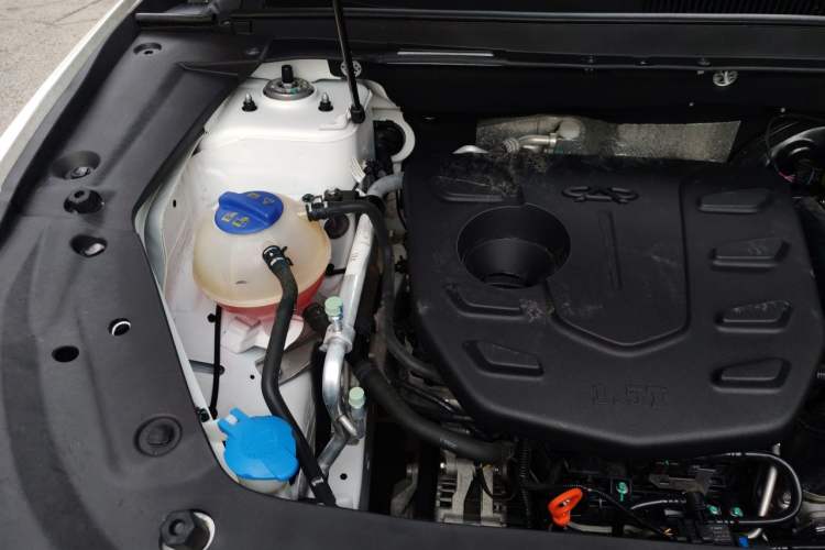 Used JETOUR X70 PLUS 2021 Facelift 1.5T DCT ShanPRO 7-Seater Engine Bay Right