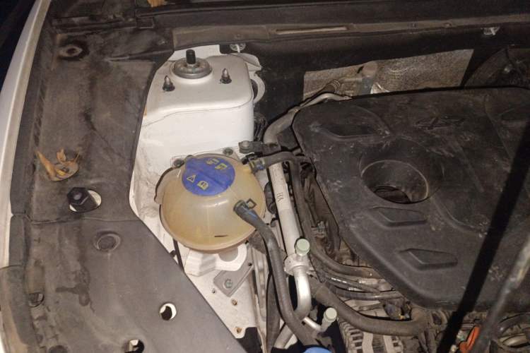 Used JETOUR X70 PLUS 2021 1.5T Manual Lin 5-Seater Engine Bay Right