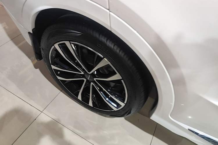 Used JETOUR X70 PLUS 2021 1.6T DCT Pro 7-seater Exterior 5