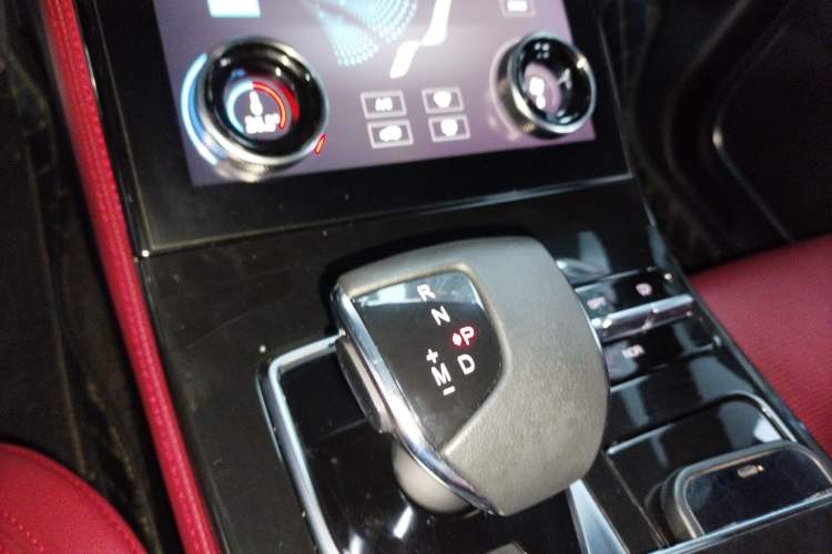 Used JETOUR X70 PLUS 2021 1.6T DCT Pro+ 7-Seater Gear Lever