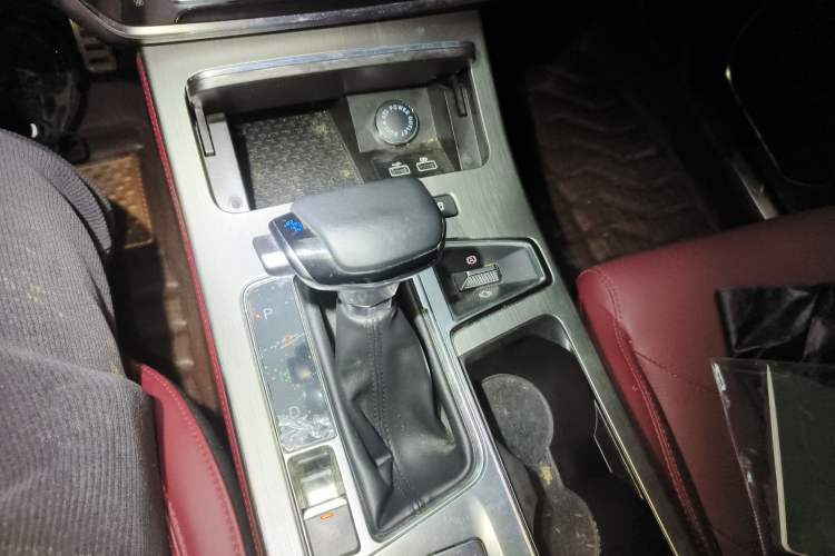 Used JETOUR X70 PLUS 2021 1.5T DCT Mountain 5-Seater Gear Lever