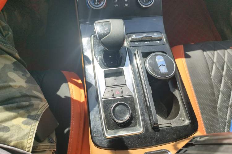 Used JETOUR X70 PLUS 2021 Zhuge 1.6T DCT Kongming 5-Seater Gear Lever
